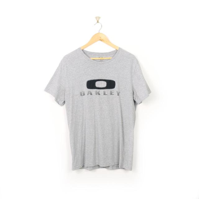 Oakley Men's T-shirt - Grey - L on Productcaster.