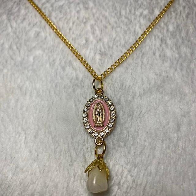 Custom Women's Necklace - Gold on Productcaster.