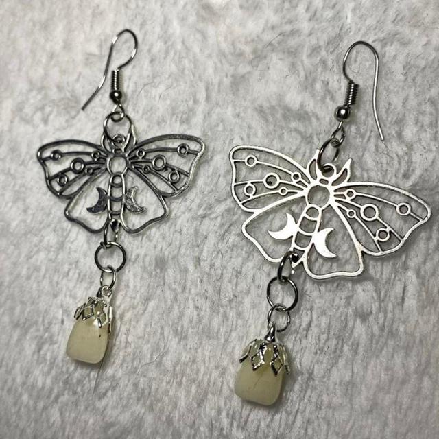 Custom Women's Earrings - Silver on Productcaster.