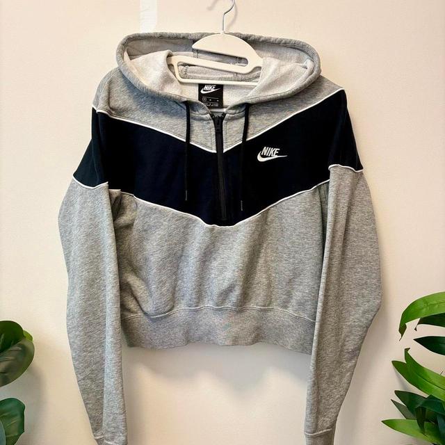 Nike Men's Hoodie - Grey - M on Productcaster.