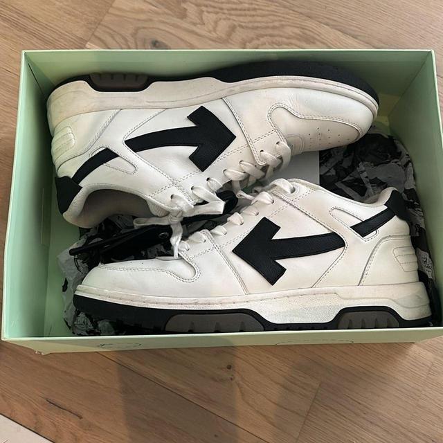 Off-White Men's Trainers - White/Black - UK 8 on Productcaster.