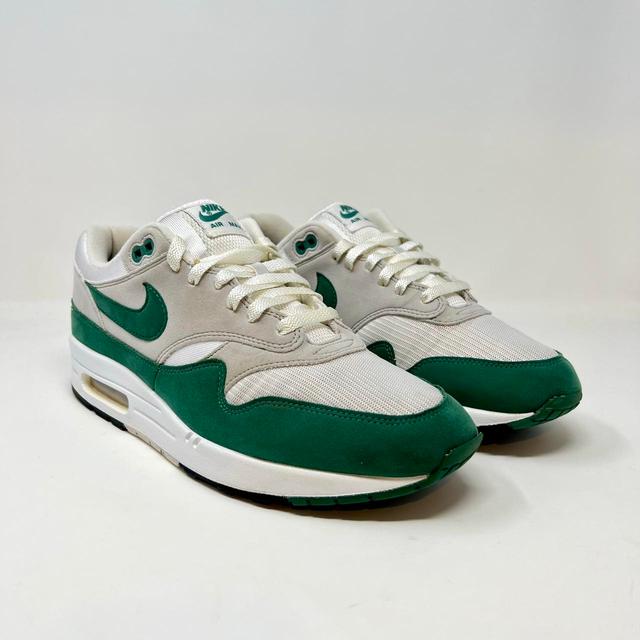 Nike Men's Trainers - Green - UK 9.5 on Productcaster.