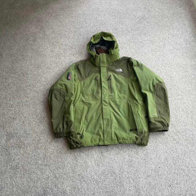 The North Face Men's Lightweight Jacket - Green - L on Productcaster.