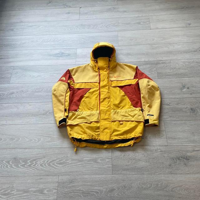 Nike ACG Men's Lightweight Jacket - Yellow/Multi - L on Productcaster.