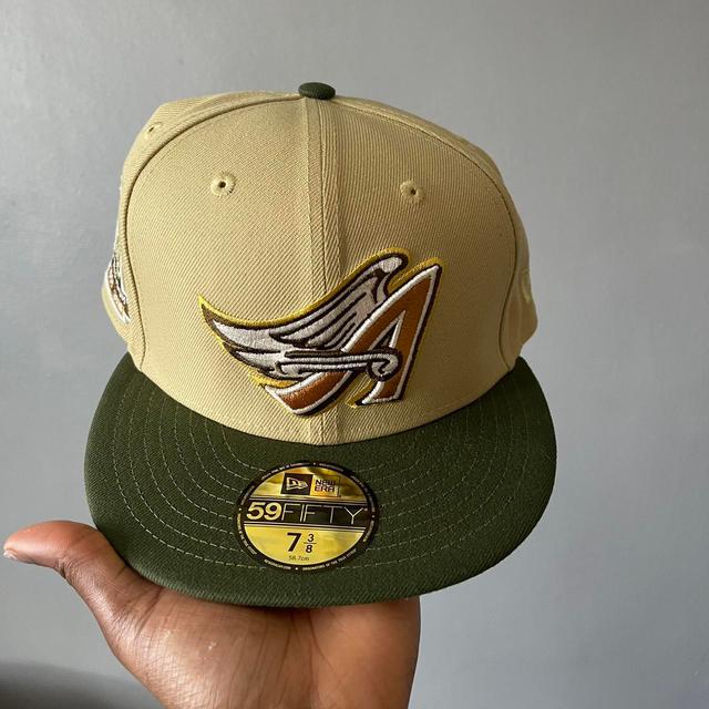 MLB Men's Caps - Cream/Khaki on Productcaster.