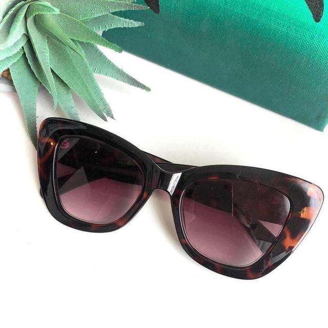 Women's Cat eye Sunglasses - Brown on Productcaster.