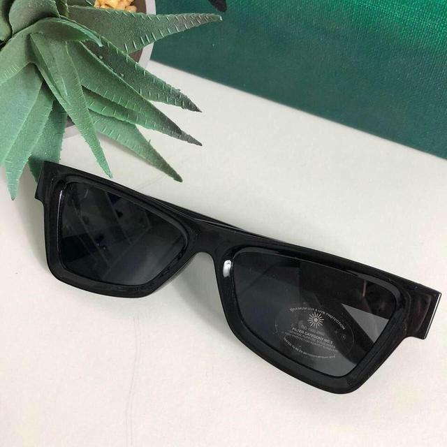 Women's Party Sunglasses - Black on Productcaster.