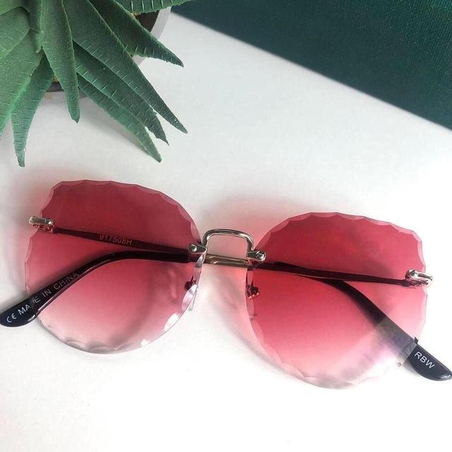 Women's Party Sunglasses - Pink on Productcaster.