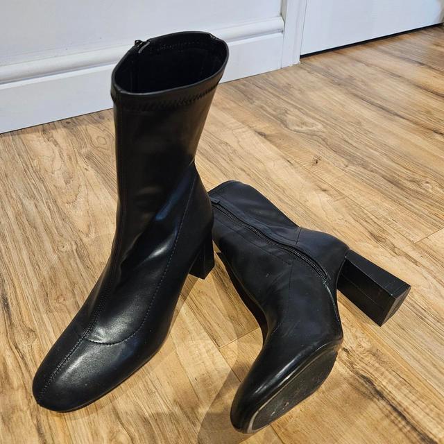 Zara Women's Boots - Black - UK 7 on Productcaster.