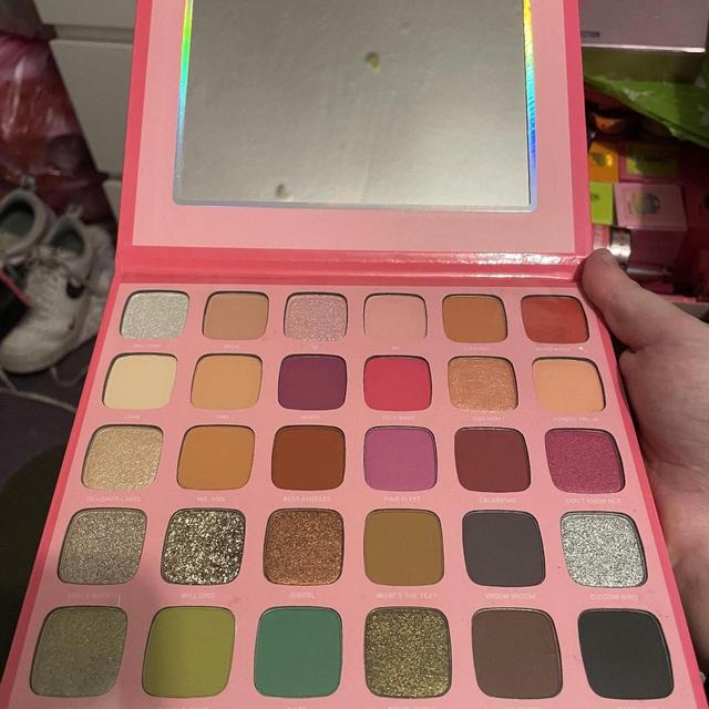 Jeffree Star Eyeshadow - Multi/Pink on Productcaster.