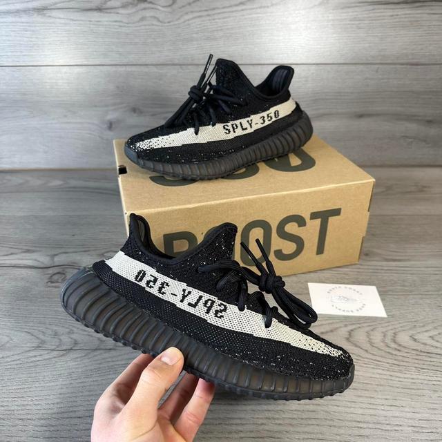 Yeezy Women's Trainers - Black - UK 4 on Productcaster.