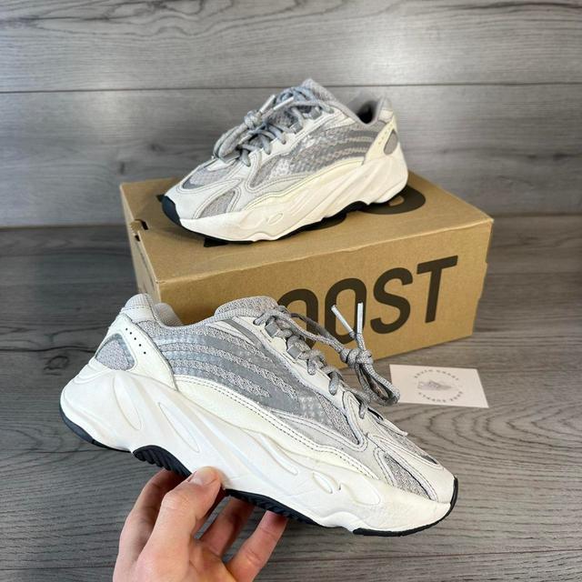 Yeezy Women's Trainers - White - UK 5 on Productcaster.