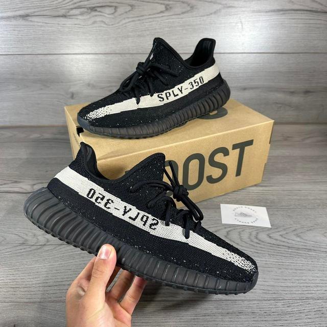 Yeezy Men's Trainers - Black/White - UK 10 on Productcaster.