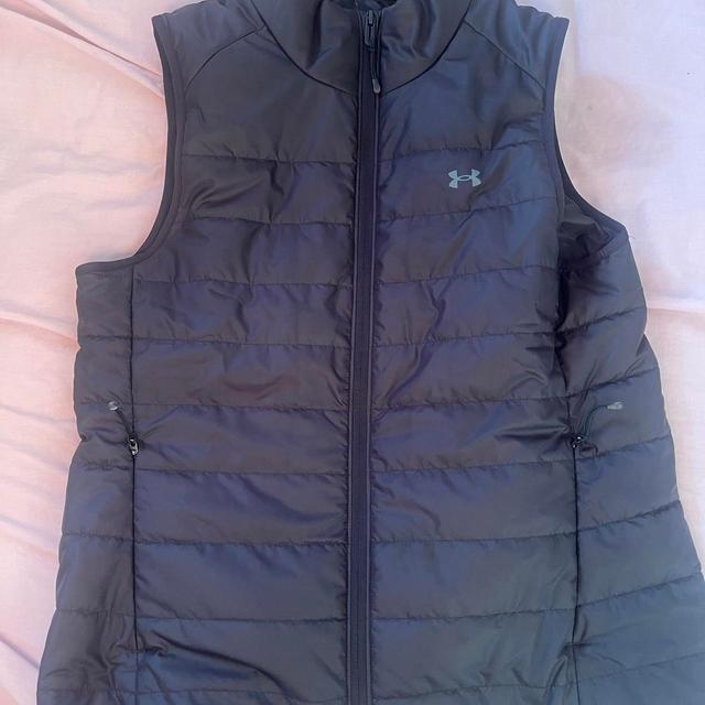 Under Armour Women's Gilet - Black - M on Productcaster.