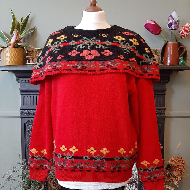 Vintage Women's Jumper - Red - M on Productcaster.