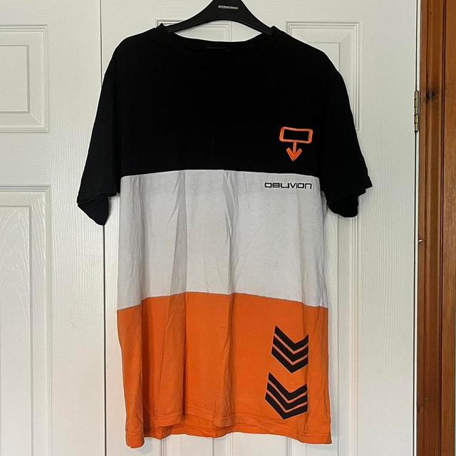 Men's T-shirt - Black/Orange - M on Productcaster.