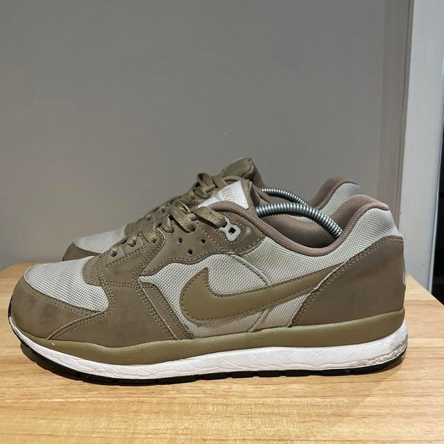 Nike Men's Trainers - Cream/Tan - UK 10.5 on Productcaster.