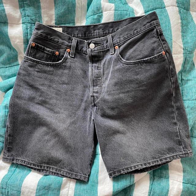 Levi's Women's Shorts - Black/Grey - 30" on Productcaster.