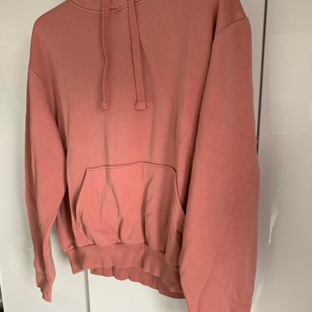 H&M Women's Sweatshirt - Pink - M on Productcaster.