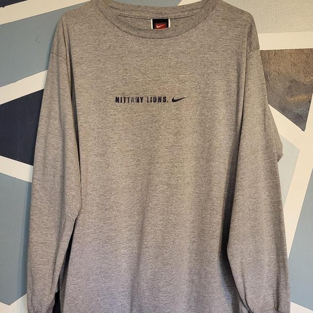 Nike Men's T-shirt - Grey - M on Productcaster.