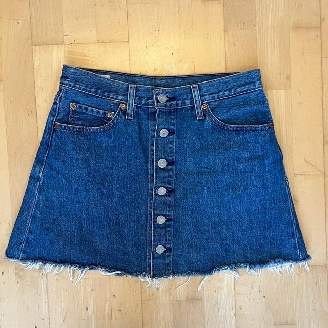 Levi's Women's Skirt - Blue/Navy - 28" on Productcaster.