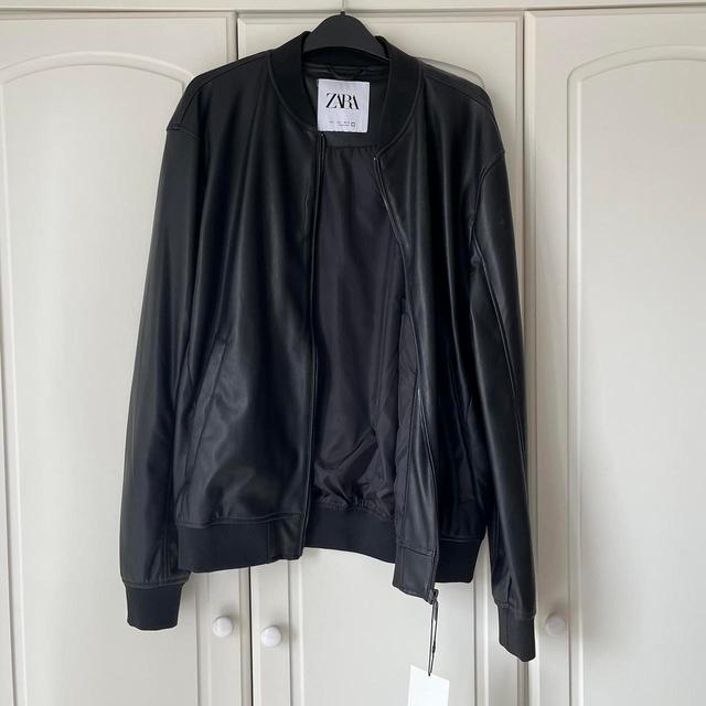 Zara Men's Bomber Jacket - Black - L on Productcaster.