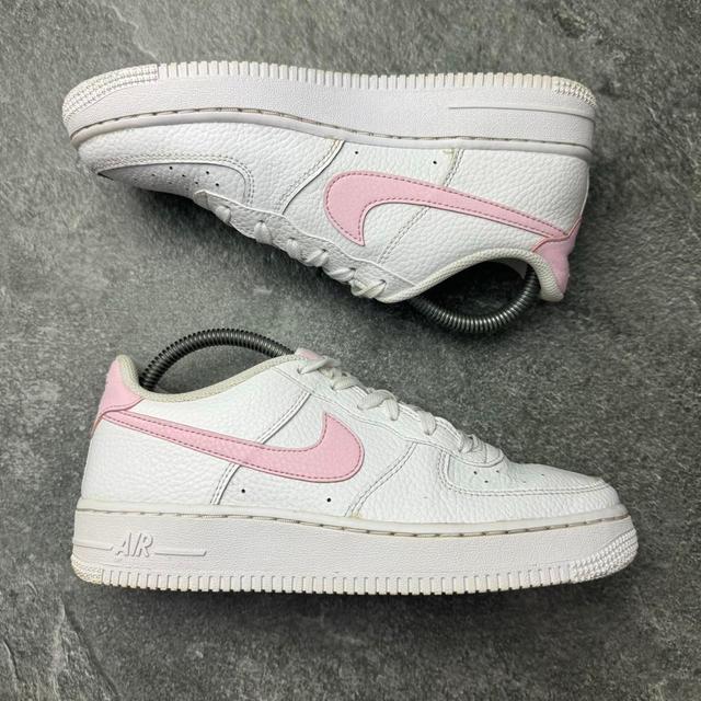 Nike Women's Trainers - White/Pink - UK 5 on Productcaster.