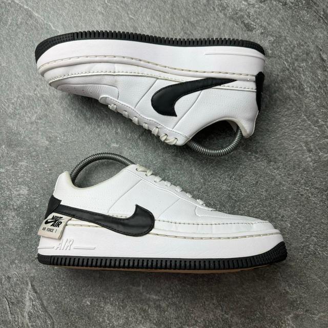 Nike Women's Trainers - White/Black - UK 5 on Productcaster.