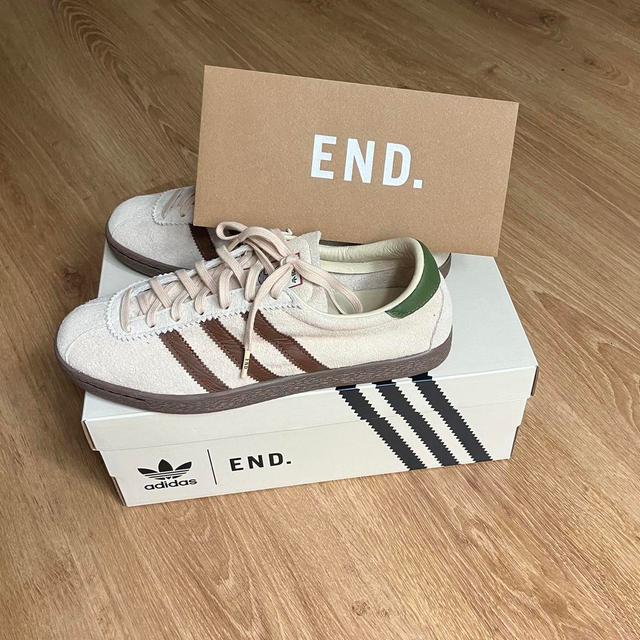 Adidas Men's Trainers - Cream/Tan - UK 8 on Productcaster.