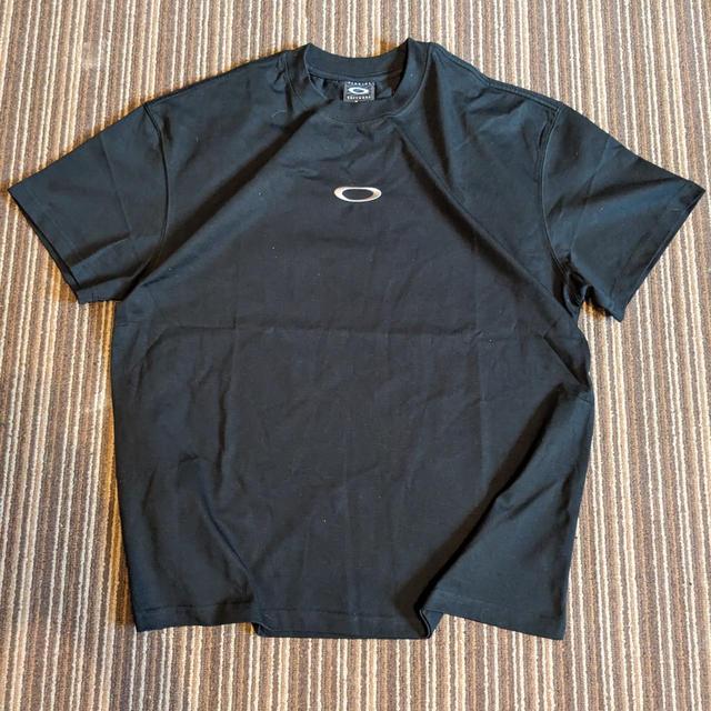 Oakley Men's T-shirt - Black - M on Productcaster.