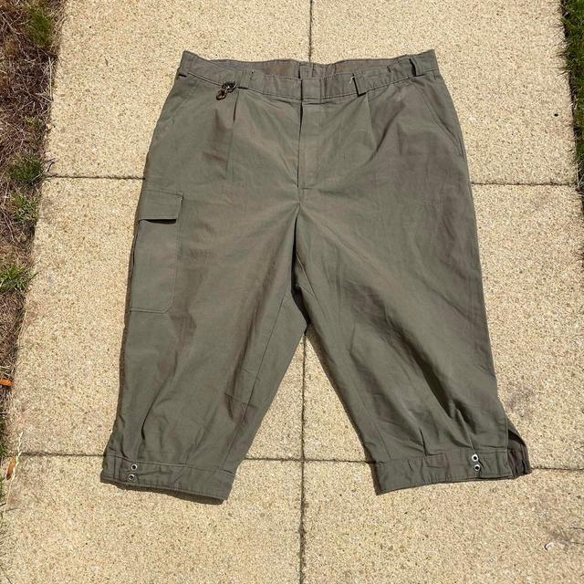 Preloved Men's Shorts - Khaki/Green - 34" on Productcaster.