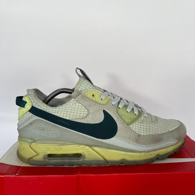 Nike Men's Trainers - Green - UK 9 on Productcaster.