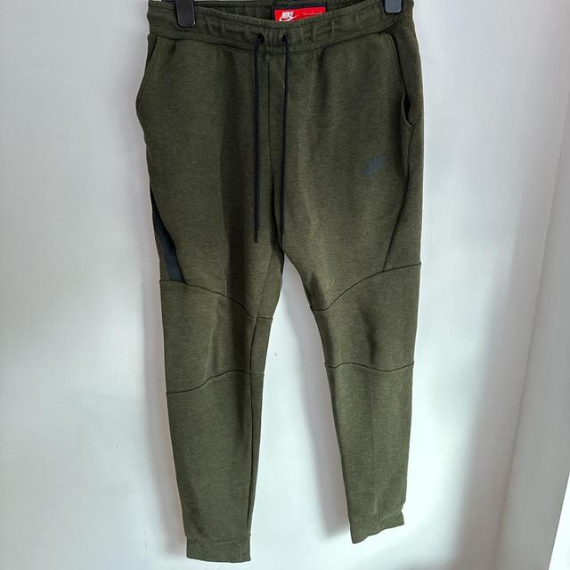 Nike Men's Sweatpants - Green - M on Productcaster.