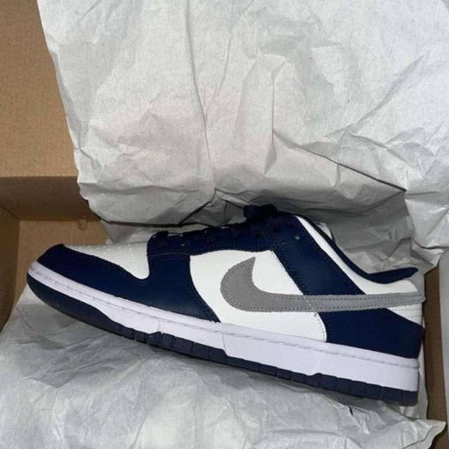 Nike Men's Trainers - Navy/Silver - UK 8.5 on Productcaster.