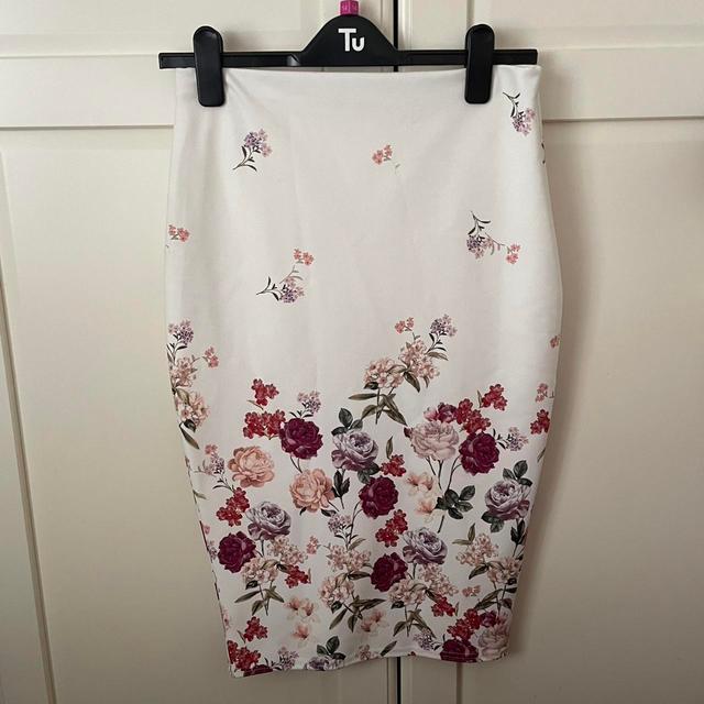 New Look Women's Skirt - White/Multi - UK 12 on Productcaster.