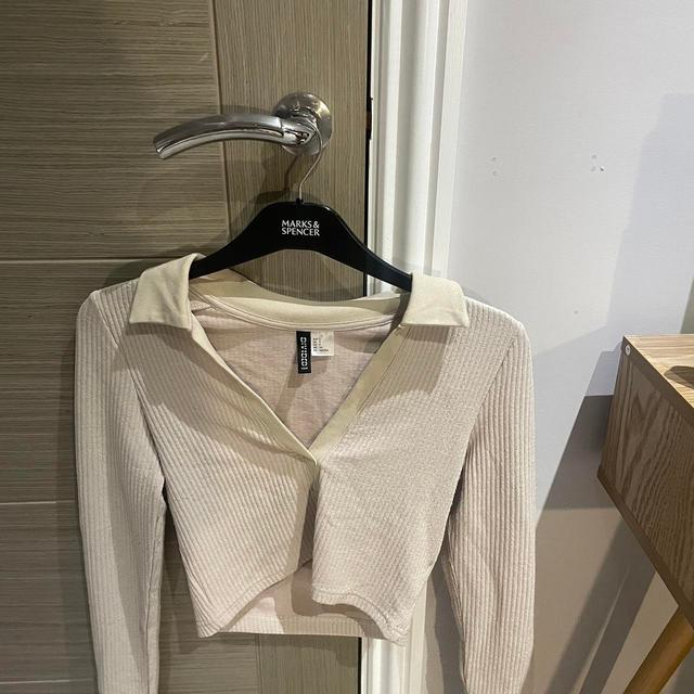 H&M Women's Crop top - Cream - S on Productcaster.