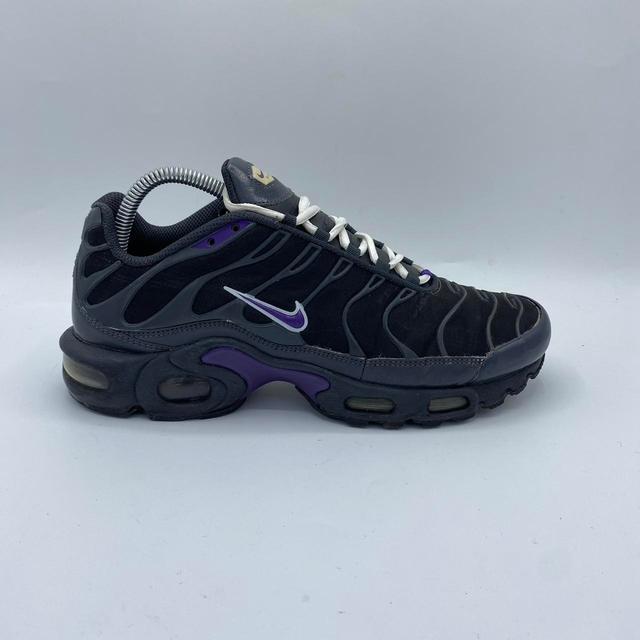 Nike Women's Trainers - Black/Purple - UK 6 on Productcaster.