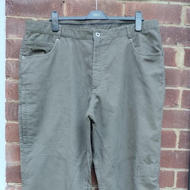 Preloved Men's Cargo Trousers - Khaki - 40" on Productcaster.