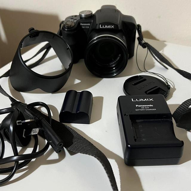 Preloved Digital cameras - Black on Productcaster.