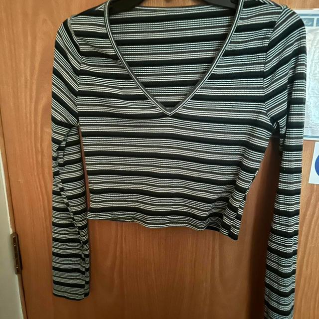 Preloved Women's Crop top - Green/Black - L on Productcaster.