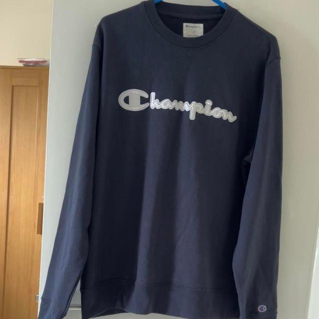 Champion Men's Sweatshirt - Navy - L on Productcaster.