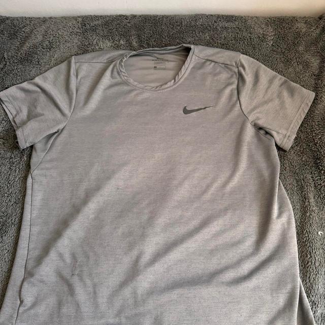 Nike Men's T-shirt - Grey - M on Productcaster.