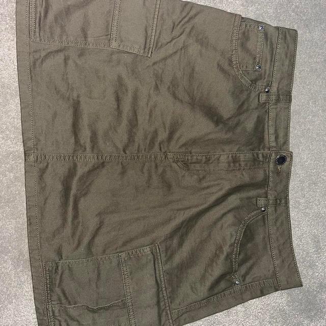 H&M Women's Skirt - Khaki/Green - UK 14 on Productcaster.