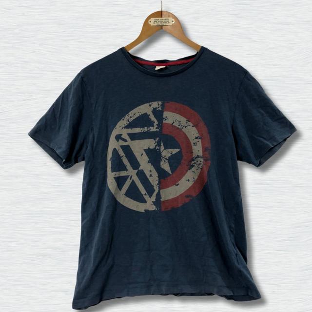 Marvel Men's T-shirt - Navy - M on Productcaster.