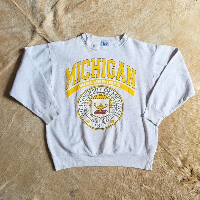 Vintage Men's Sweatshirt - White/Yellow - M on Productcaster.