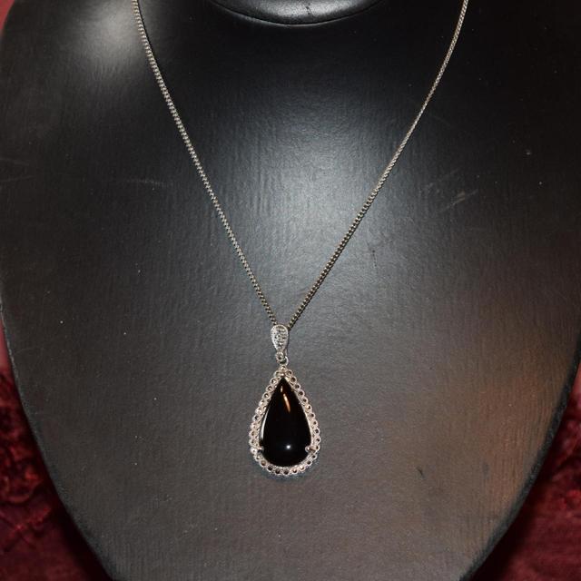 Vintage Women's Necklace - Black on Productcaster.