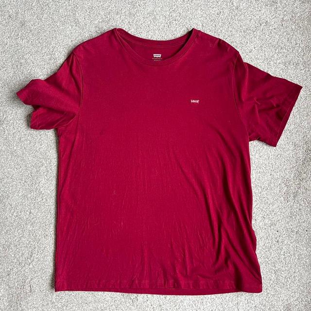 Levi's Men's T-shirt - Red - L on Productcaster.