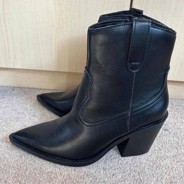 H&M Women's Ankle Boots - Black - UK 4 on Productcaster.