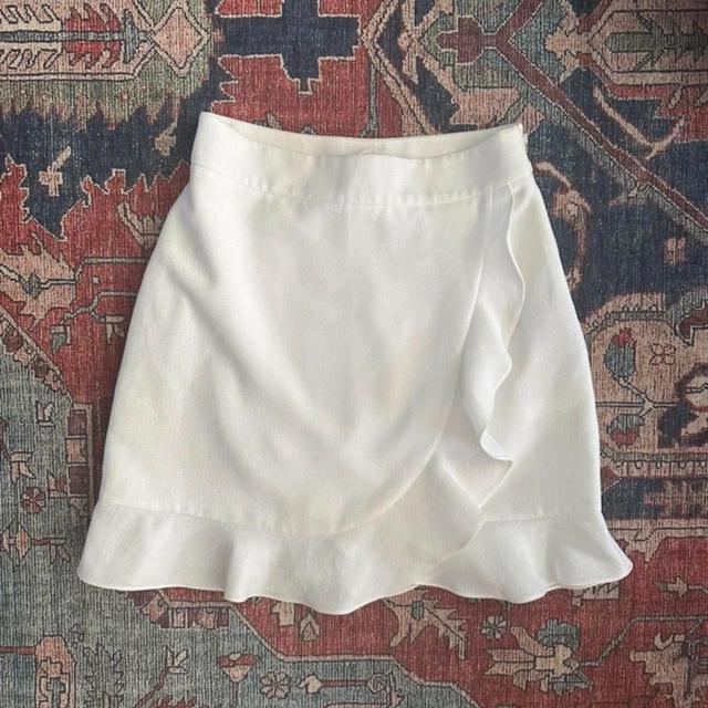 Club Monaco Women's Mini Skirt - White - UK 8 on Productcaster.