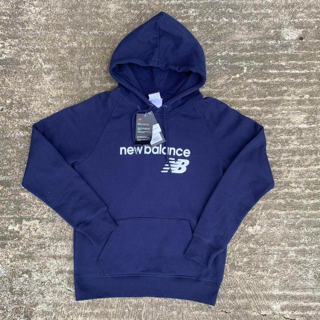 New Balance Men's Sweatshirt - Navy - S on Productcaster.